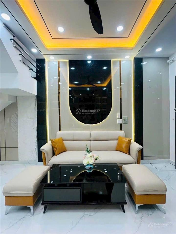 Nhà chinh chủ thuộc đường buì quang là dt ngang 4 dài 10 trệt 2 lầu hẻm xe hoi giá hơn 5 tỷ