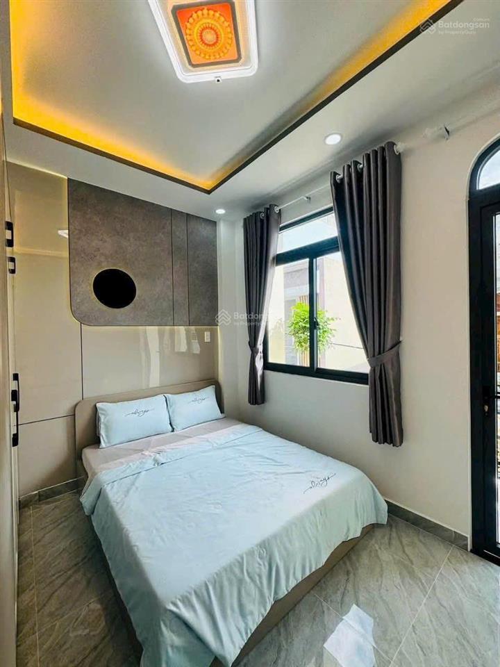 Nhà chinh chủ thuộc đường buì quang là dt ngang 4 dài 10 trệt 2 lầu hẻm xe hoi giá hơn 5 tỷ