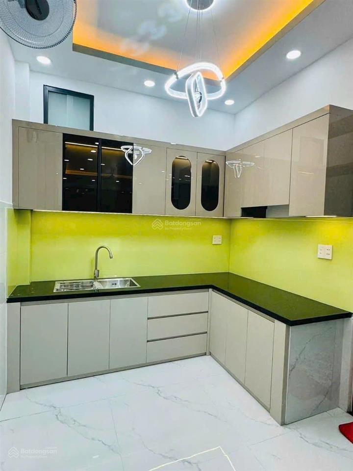 Nhà chinh chủ thuộc đường buì quang là dt ngang 4 dài 10 trệt 2 lầu hẻm xe hoi giá hơn 5 tỷ
