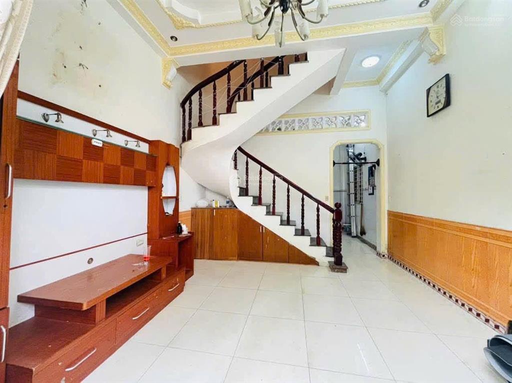 Nhà diện tích lớn nhưng giá cực mềm
giá hơn 3 tỷ nhà nguyễn tư giản gv ngang 4,2 dài 11 trệt lầu