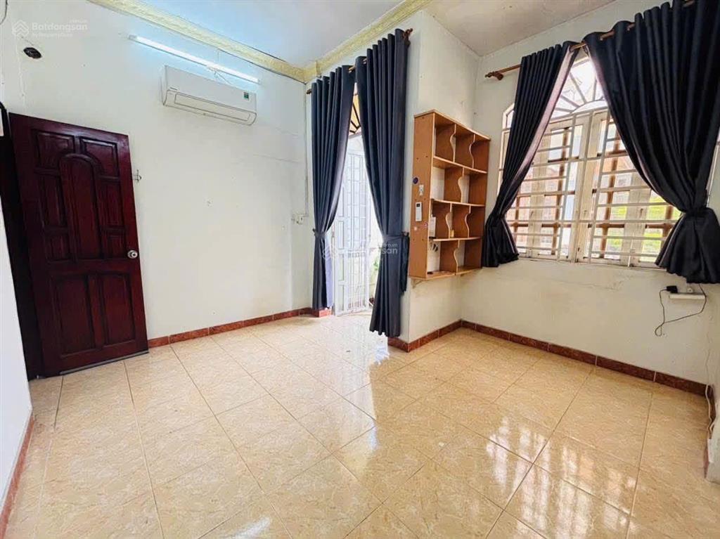 Nhà diện tích lớn nhưng giá cực mềm
giá hơn 3 tỷ nhà nguyễn tư giản gv ngang 4,2 dài 11 trệt lầu