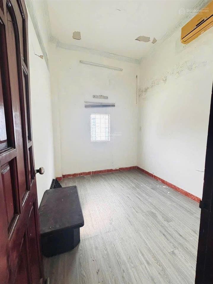 Nhà diện tích lớn nhưng giá cực mềm
giá hơn 3 tỷ nhà nguyễn tư giản gv ngang 4,2 dài 11 trệt lầu