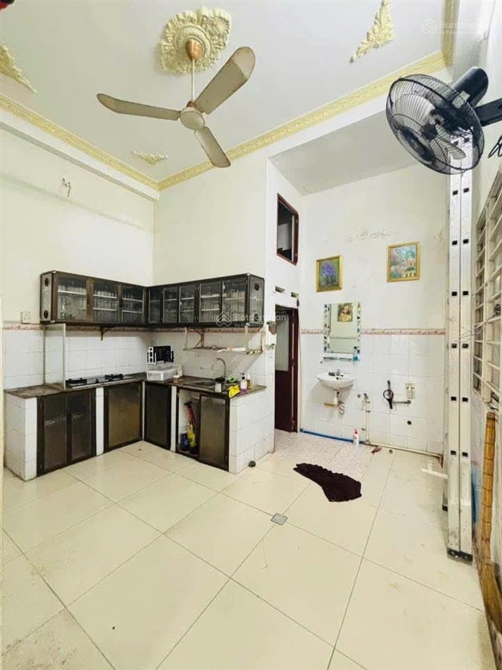 Nhà diện tích lớn nhưng giá cực mềm
giá hơn 3 tỷ nhà nguyễn tư giản gv ngang 4,2 dài 11 trệt lầu