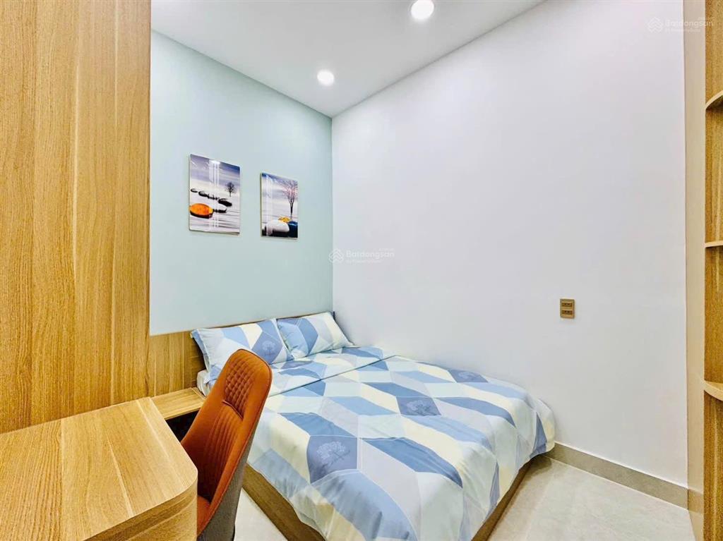 Mặt tiền vừa ở và kinh doanh đường buì quang là ngang 4 dài 20 no hậu chữ l 7,6 m giá 8 tỷ 9