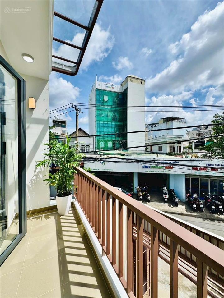 Mặt tiền vừa ở và kinh doanh đường buì quang là ngang 4 dài 20 no hậu chữ l 7,6 m giá 8 tỷ 9