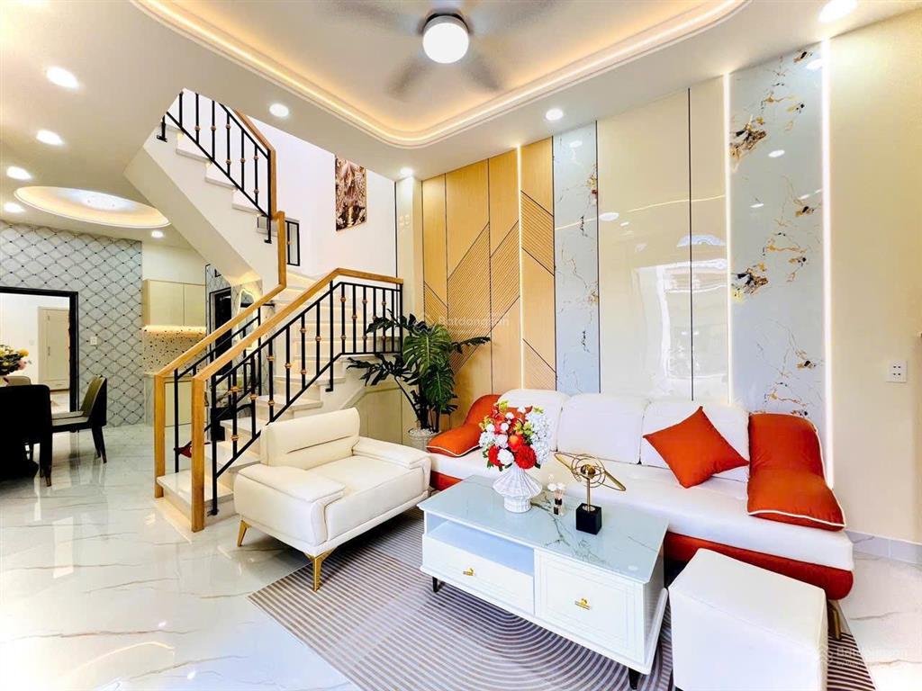 Siêu phẩm đường quang trung p12 diện tích 70m2 trệt lầu 4 pn 4 wc sát hẻm xe tải giá chỉ hơn 6 tỷ