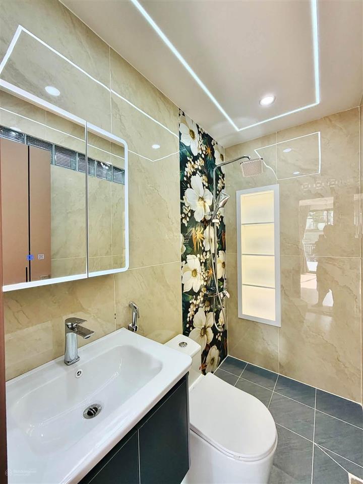 Nhà xây mới đường phạm văn chiêu dt 4x16m trệt lửng 3 lầu có thang máy 4 phòng ngủ hẻm ôtô 8.5 tỷ