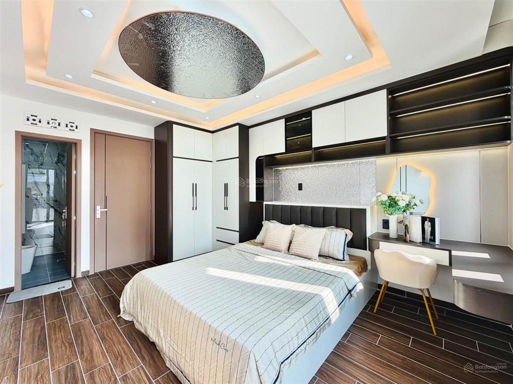 Nhà xây mới đường phạm văn chiêu dt 4x16m trệt lửng 3 lầu có thang máy 4 phòng ngủ hẻm ôtô 8.5 tỷ