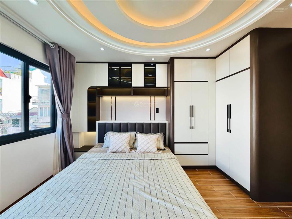 Nhà xây mới đường phạm văn chiêu dt 4x16m trệt lửng 3 lầu có thang máy 4 phòng ngủ hẻm ôtô 8.5 tỷ