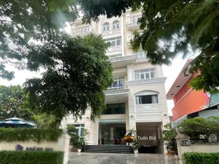 Ngộp  bán gấp nhà mặt phố dòng tiền hơn 400m2 sàn  ngay mặt tiền trục xương sống q10