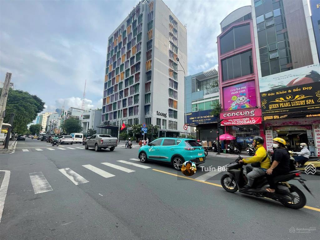 Ngộp  bán gấp nhà mặt phố dòng tiền hơn 400m2 sàn  ngay mặt tiền trục xương sống q10