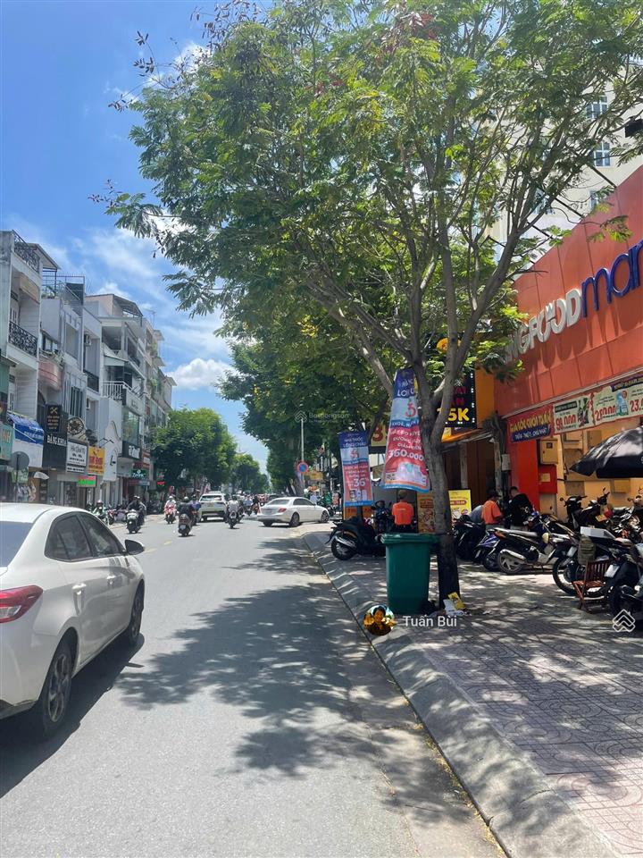 Ngộp  bán gấp nhà mặt phố dòng tiền hơn 400m2 sàn  ngay mặt tiền trục xương sống q10