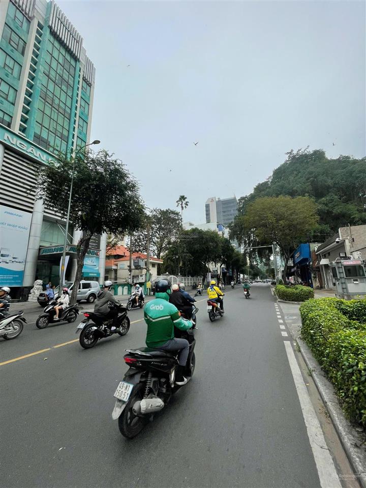 62 tỷ sở hữu 1.250m² sàn tòa nhà vận hành thực tế giữa tuyến logistics sầm uất