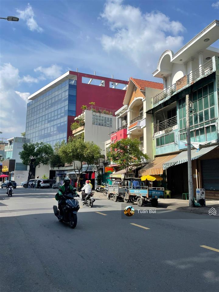 Phổ quang  mt 8x20m  đơn giá ~ 300 triệu / m2, khu sân bay dễ khai thác