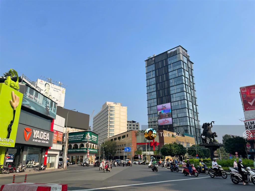 Bán ks trung tâm q1 dòng tiền khai thác 300  500tr/tháng tài sản hiếm tại phố tây