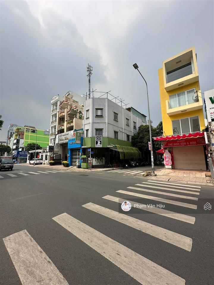 Tốt nhất đường độc lập, khuôn 9x30m ngay góc độc lập  kênh nước đen sầm uất, giá chỉ 145tr/m2