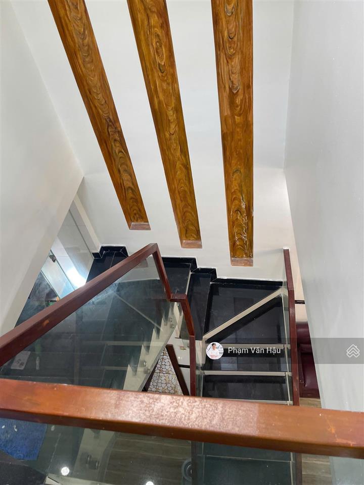 Bán nhà riêng hẻm xe hơi 146 lã xuân oai, 4x16m, nhà đẹp cần bán gấp, giảm sâu 1 tỷ cần bán gấp