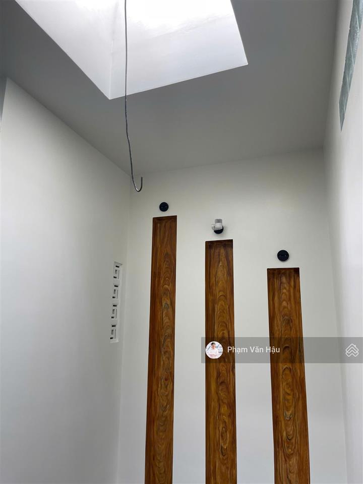 Bán nhà riêng hẻm xe hơi 146 lã xuân oai, 4x16m, nhà đẹp cần bán gấp, giảm sâu 1 tỷ cần bán gấp