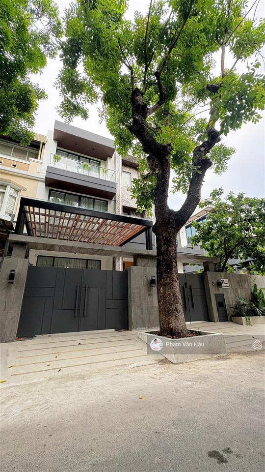 Siêu biệt thự mỹ giang phú mỹ hưng nhà đẹp sang trọng giữa khu cảnh hồ, đáng sống q7