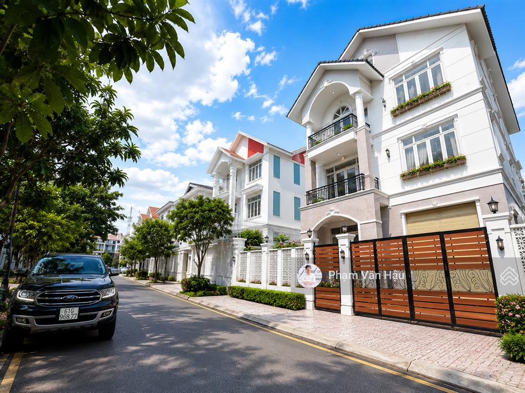 Biệt thự đơn lập 3 mặt tiền, ngay liên phường 15x18m, trệt 2 lầu, cạnh global city, giá chỉ 29 tỷ