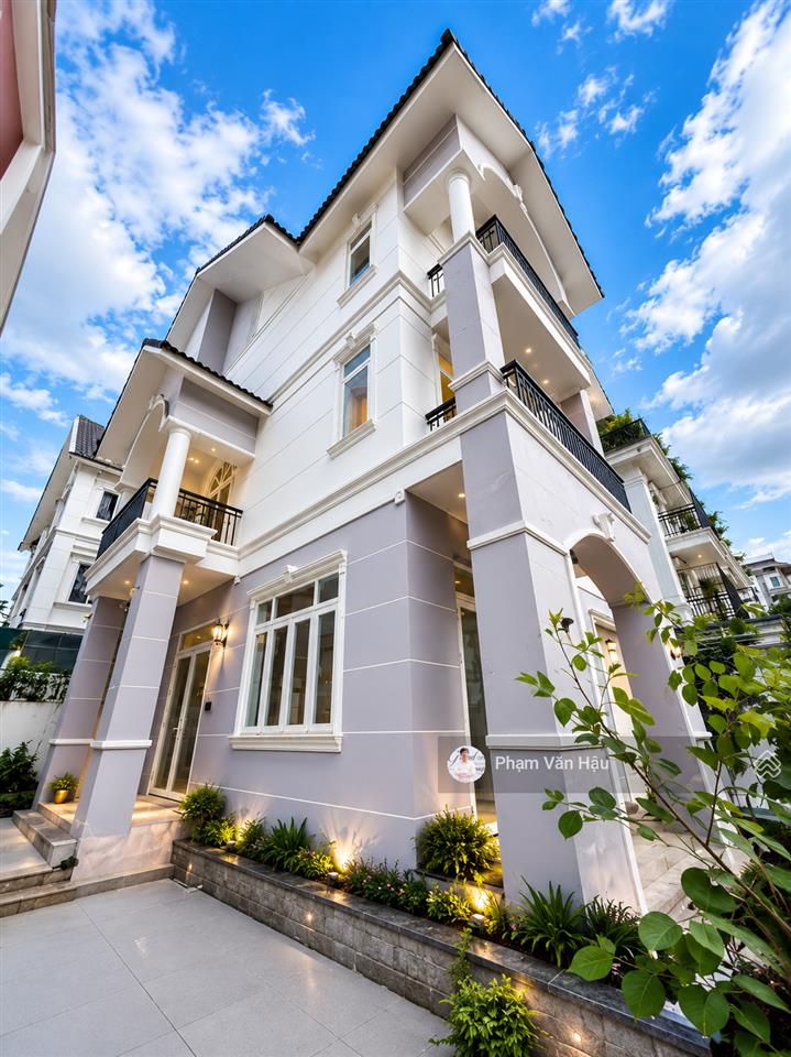 Biệt thự đơn lập 3 mặt tiền, ngay liên phường 15x18m, trệt 2 lầu, cạnh global city, giá chỉ 29 tỷ