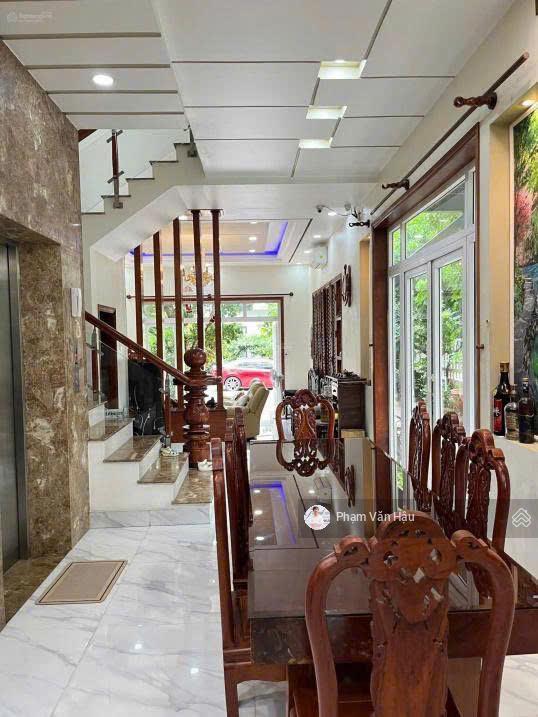 Ngộp bank bán gấp nhà góc 2 mặt tiền kdc gia hòa 252m2, có thang máy giảm 6 tỷ còn 20,3 tỷ
