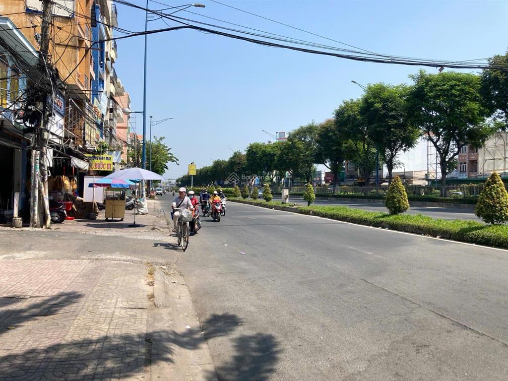 Nhà mặt tiền trường chinh dt 7x21m đang cho bank thuê 60tr/tháng, 2 mặt tiền cực đẹp