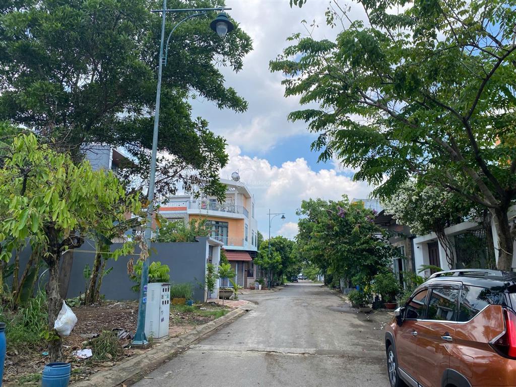 Bán gấp (10x23m) 230m2 xây sẵn kho cho thuê hàng tháng 12 triệu