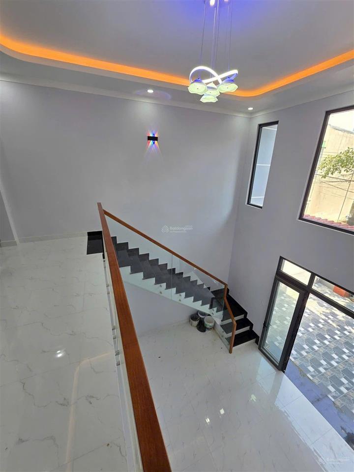 Bán nhà riêng ngay cầu phú long  trạm thu phí lái thiêu quốc lộ 13  84m2 ngang 5m xe ô tô vào nhà