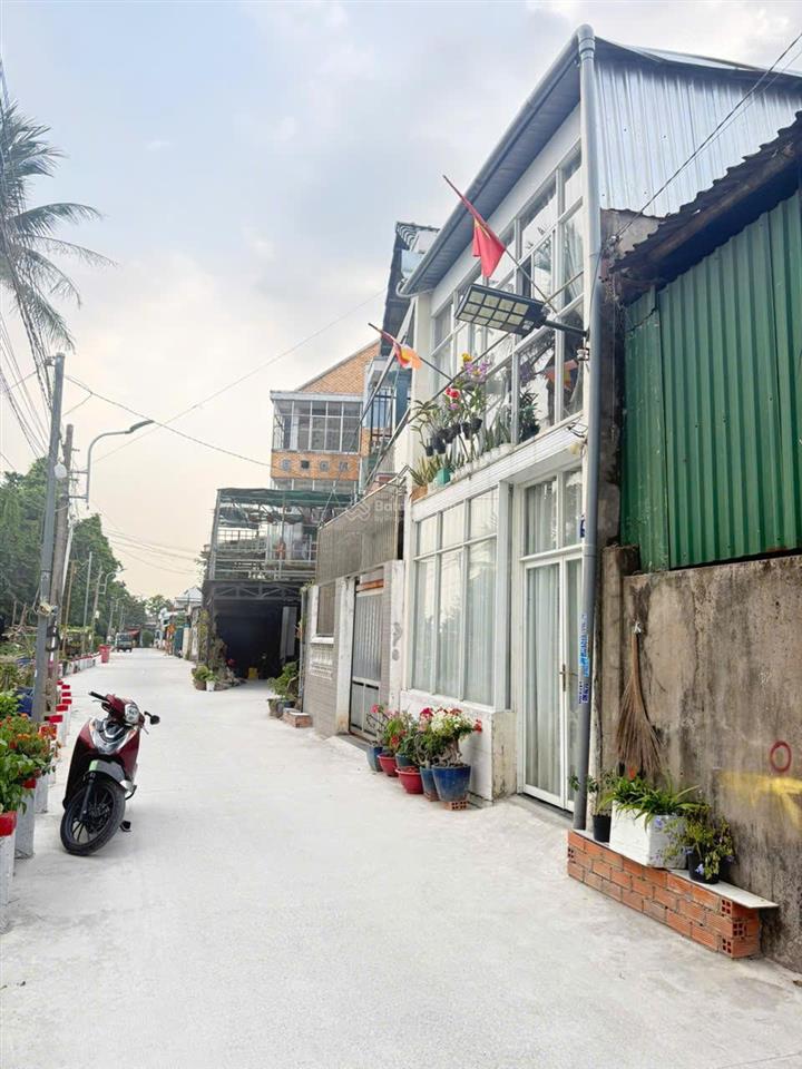 Bán nhà gần đường quốc lộ 13 gần bệnh viện hạnh phúc  124m2 ngang 9m có tiền thuê đều 15tr/tháng