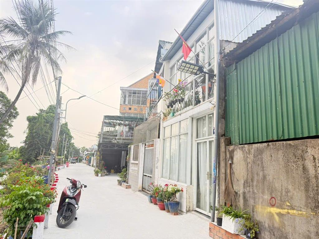 Bán nhà gần đường quốc lộ 13 gần bệnh viện hạnh phúc  124m2 ngang 9m có tiền thuê đều 15tr/tháng