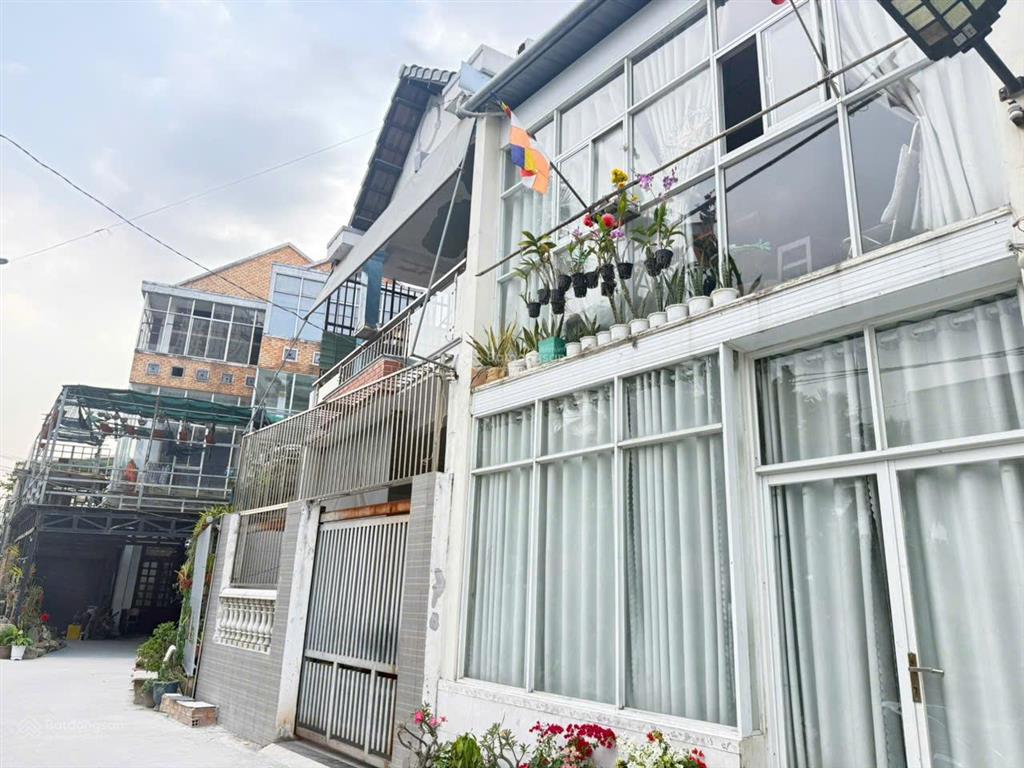 Bán nhà gần đường quốc lộ 13 gần bệnh viện hạnh phúc  124m2 ngang 9m có tiền thuê đều 15tr/tháng