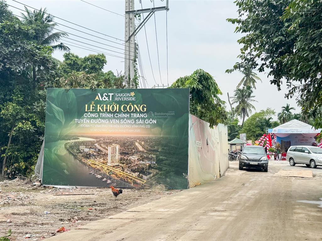 Bán nhà 124m2 (9.3x14)  đường xe hơi thông  vị trí đối diện the emerald boulevard  giá 6.8 tỷ