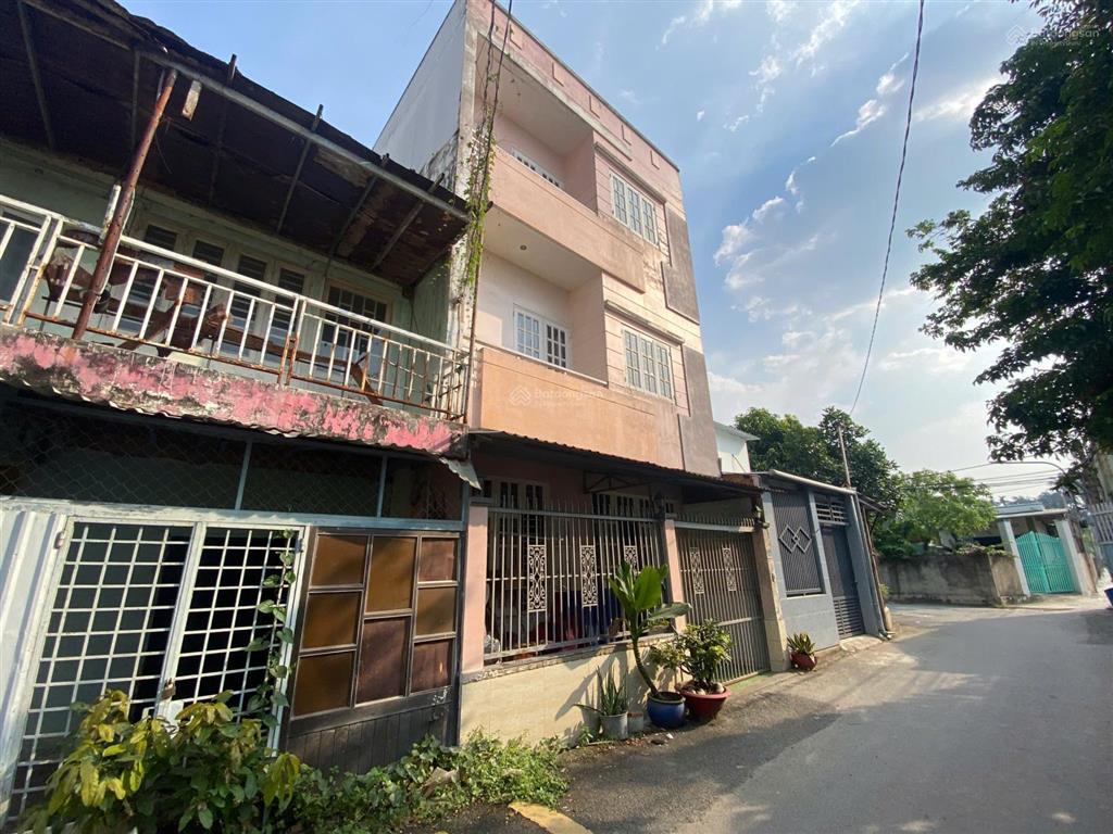 Chủ kẹt cần bán gấp 52m2 (ngang 6m) đường xe hơi thông gần đoạn sông sài gòn giá 2 tỷ 950