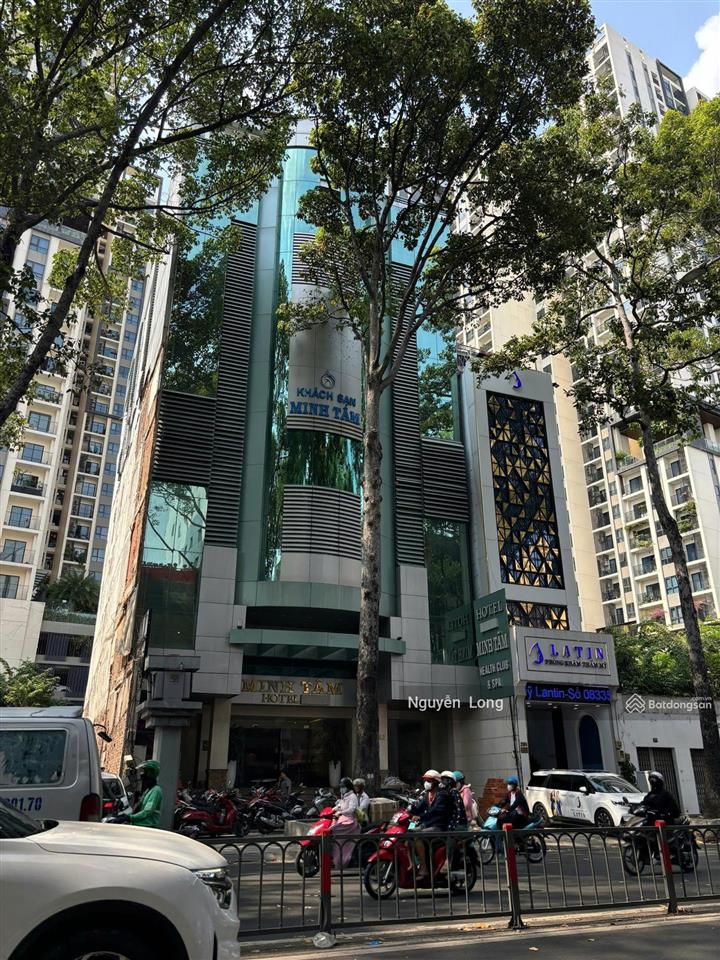 Giảm 100 tỷ bán nhanh tòa nhà hầm 8 tầng 14x32 đường 3 tháng 2 hiện đang cho thuê 900 triệu/tháng