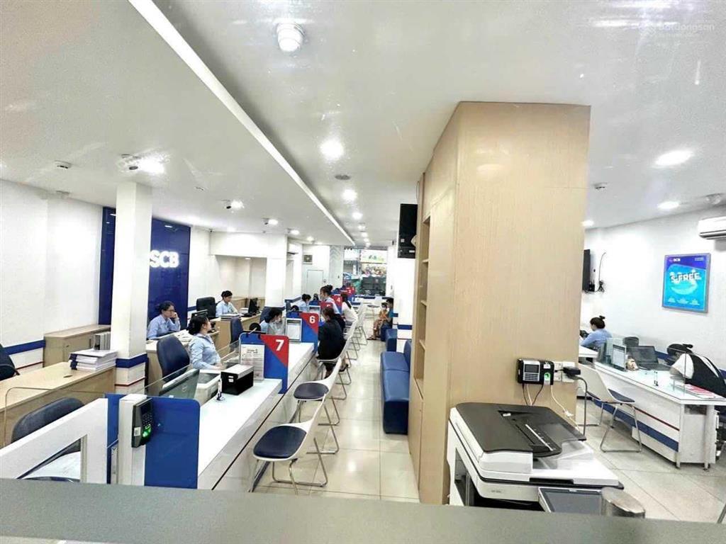 62 tỷ  bán nhà 2mt hoa phượng + phan xích long, 9x20m đang cho ngân hàng bidv thuê 220 tr/tháng