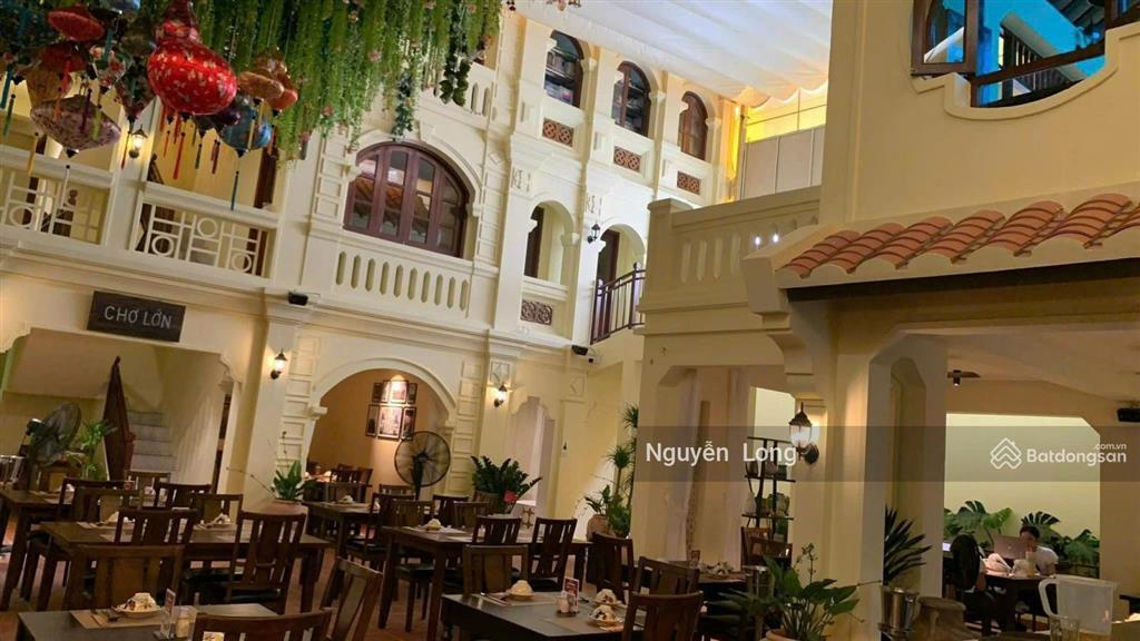 Bán biệt thự vip đường xuân thủy 18x18m 3 tầng đang cho nhà hàng thuê 150tr/tháng giá bán 59 tỷ