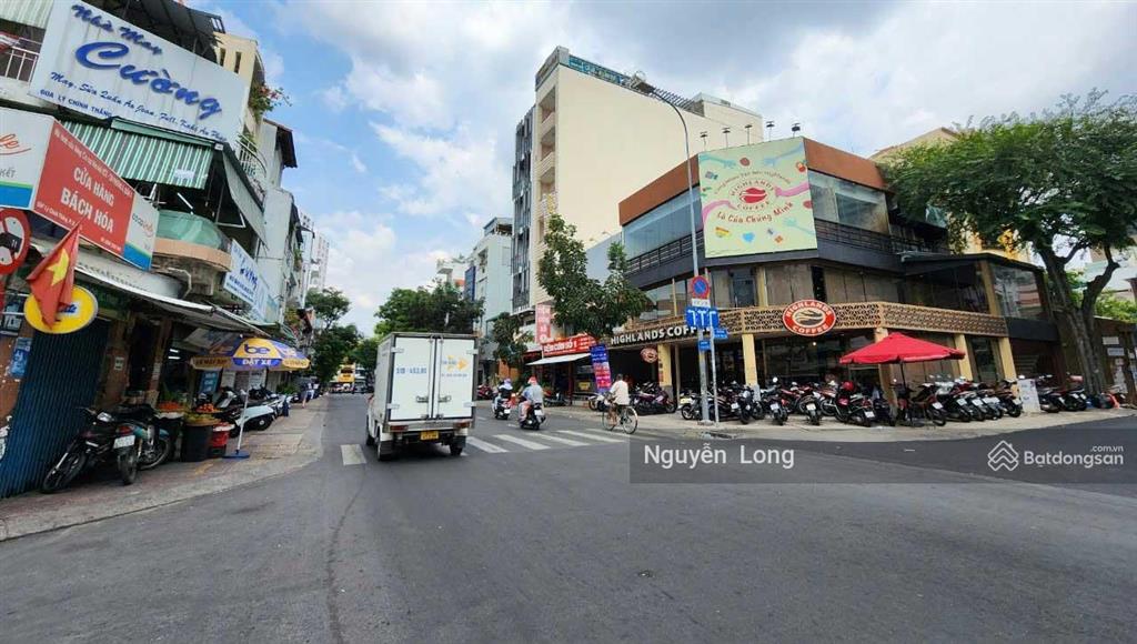 Bán nhà góc 2 mt đường lý chính thắng + huỳnh tịnh của 12x18m đang cho highlands thuê 280 tr/tháng