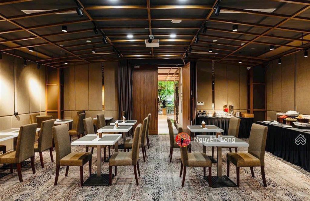 Bán 2mt phan xích long  hoa phượng 16 x 16m giá 200 tỷ đang cho thuê 18000 520 triệu/tháng