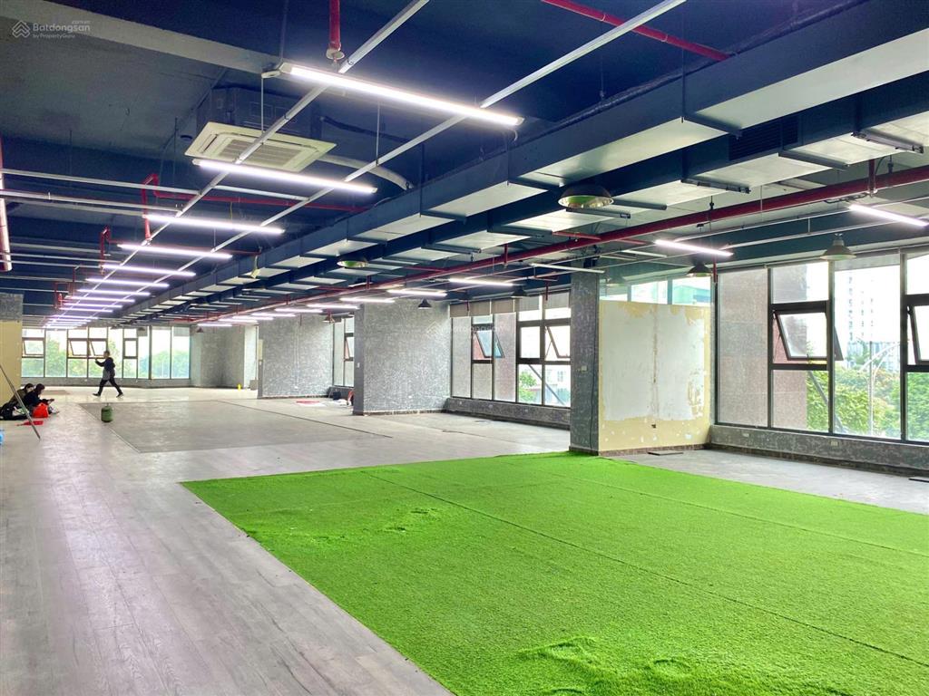 Cho thuê 1000m2 sàn văn phòng thăng long tower, mạc thái tổ chia linh hoạt từ 100m2, mọi mô hình