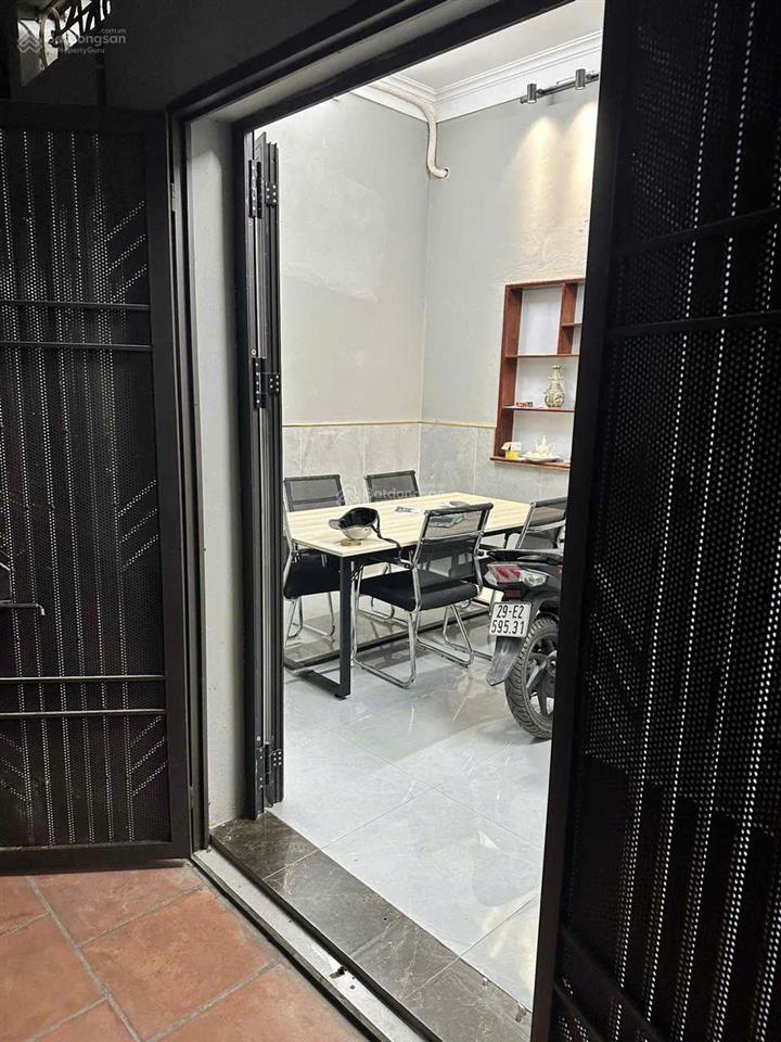 Chính chủ cần bán nhà riêng diện tích 27m2 đầu ngõ 285 đội cấn chỉ 8 tỷ có thương lượng nhẹ