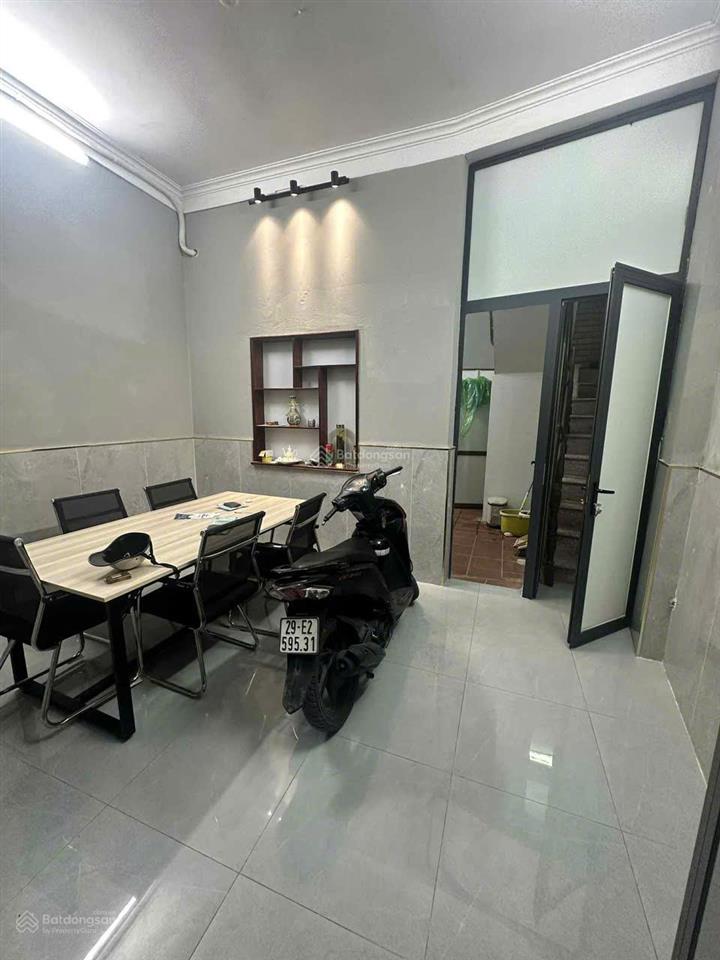 Chính chủ cần bán nhà riêng diện tích 27m2 đầu ngõ 285 đội cấn chỉ 8 tỷ có thương lượng nhẹ