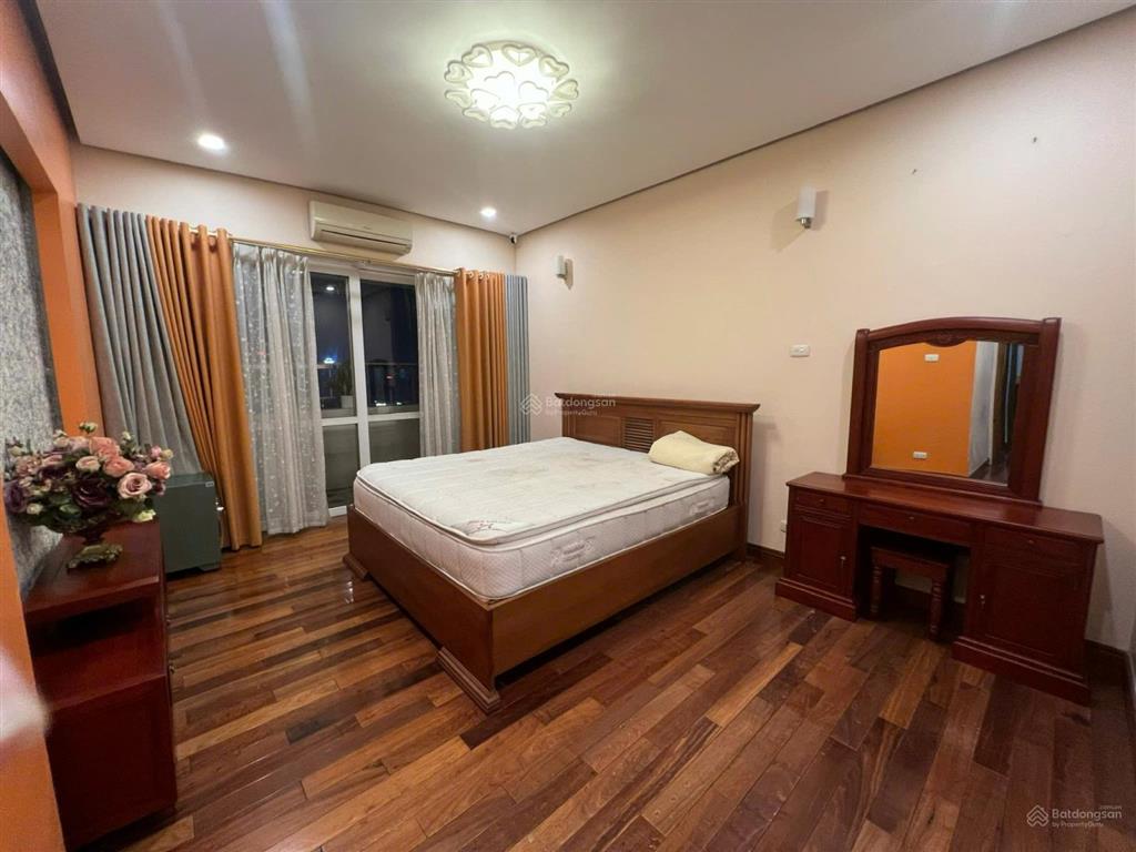 Cho thuê căn hộ chung cư tòa ct4 vimeco, nguyễn chánh, hà nội 148m2, 3 ngủ full đồ, 18 triệu/tháng