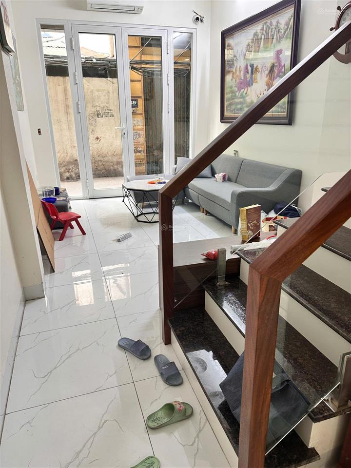 Cho thuê nhà riêng số 52 ngõ 121 kim ngưu 40m2/ 4 tầng, 5 phòng ngủ giá 13 triệu/tháng
