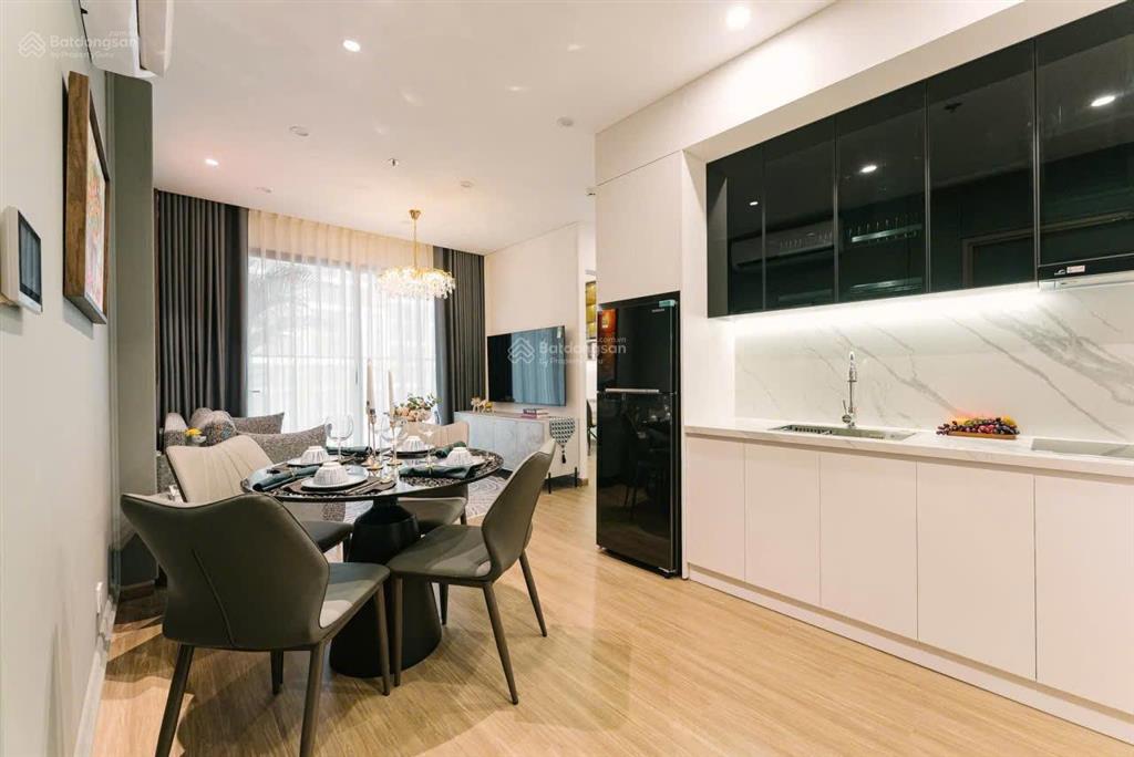 Chính chủ bán căn 2 ngủ +tòa sa5 vinhomes smart city 65m2, full đồ, tầng đẹp, căn góc