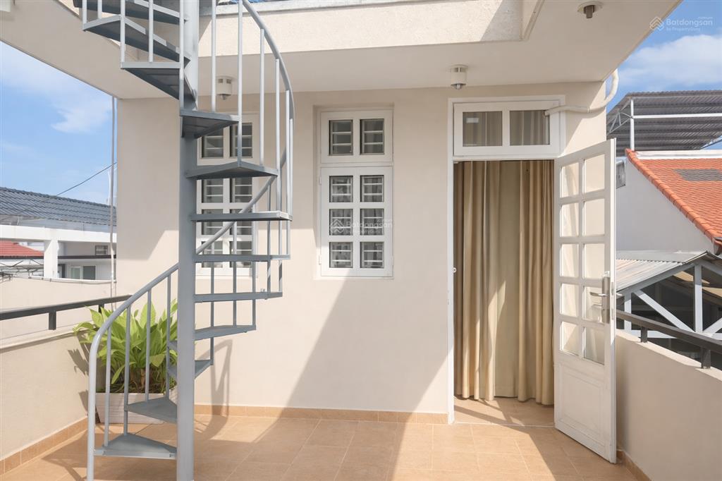 Hxh vip,sổ đẹp 100m2,5 tầng,ngay ngã 4 phú nhuận,chỉ nhỉnh 17 tỷ tl