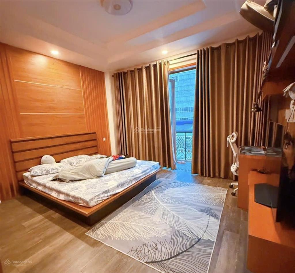 Hiếm,giá tốt,mặt tiền kinh doanh khu lê văn sỹ,phú nhuận  dt 110m2(5.4x21) nhỉnh 26 tỷ