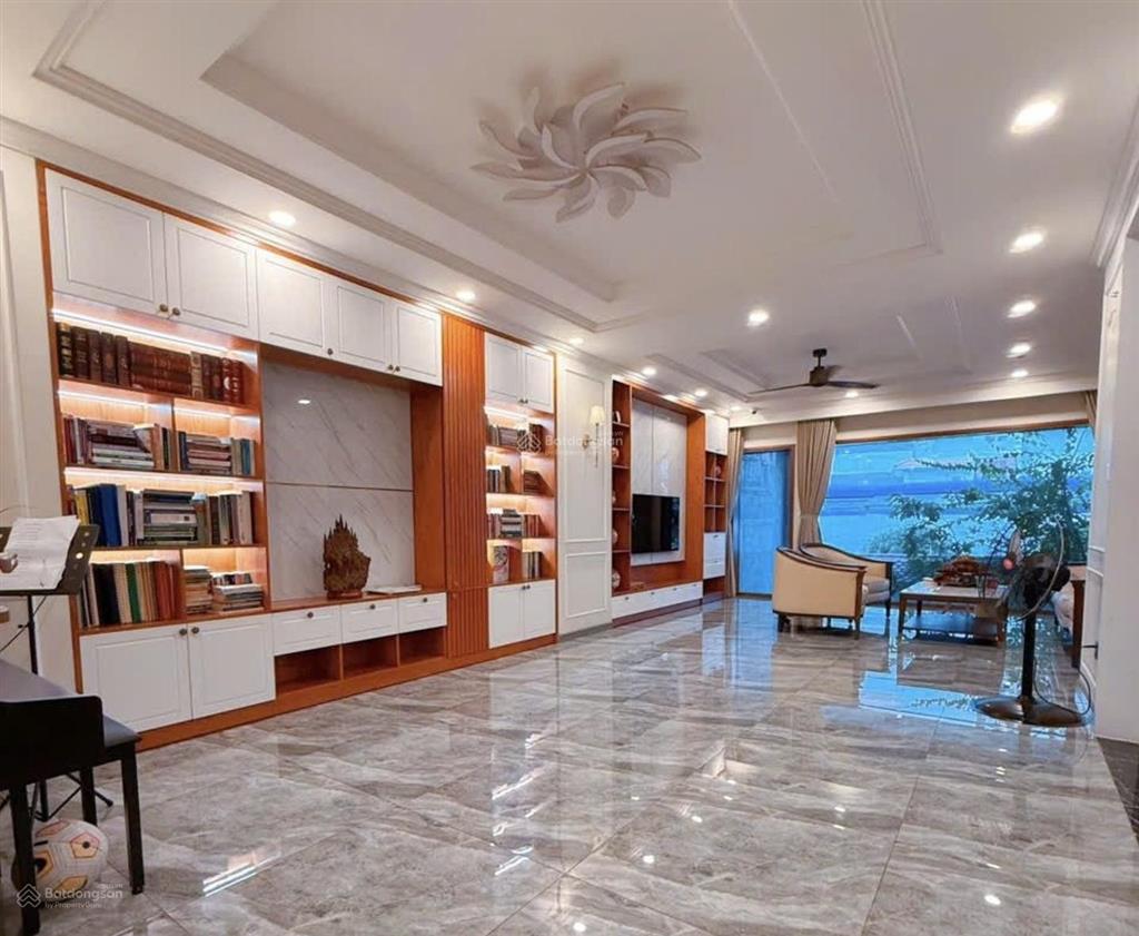 Hiếm,giá tốt,mặt tiền kinh doanh khu lê văn sỹ,phú nhuận  dt 110m2(5.4x21) nhỉnh 26 tỷ