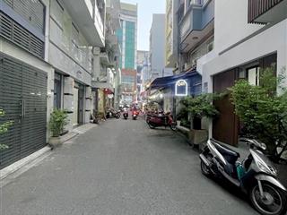 Nhà hiếm ở ngay  sát q1  hxh 7m huỳnh văn bánh  dt 80m2(4x20) chỉ 13.9 tỷ tl