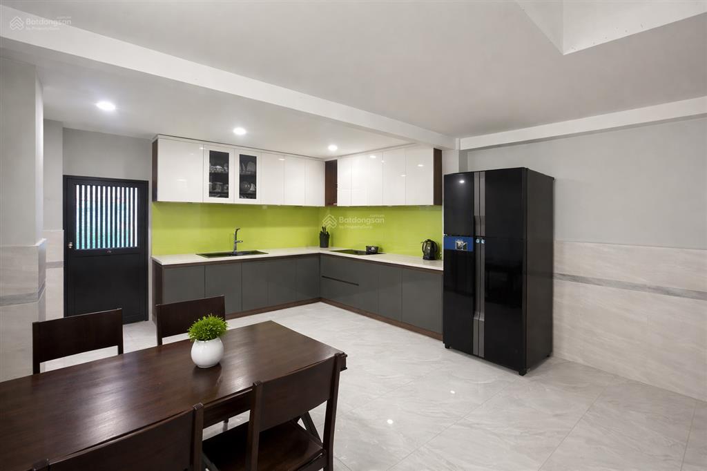 Nhà hiếm ở ngay  sát q1  hxh 7m huỳnh văn bánh  dt 80m2 (4x20m) chỉ 13.9 tỷ tl